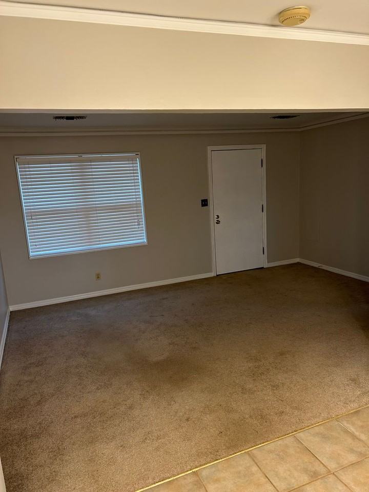 113 Hughes St - Photo 6 of 12