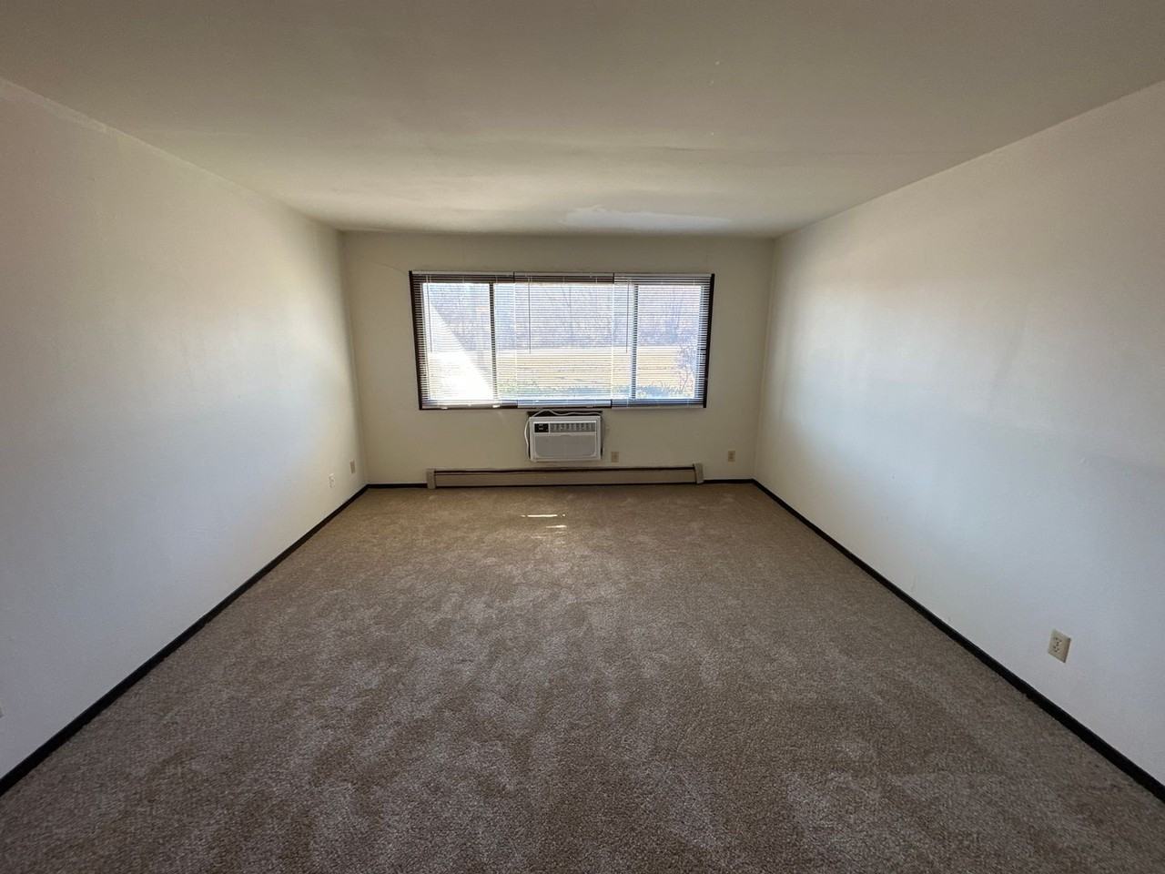 10500 W Fond Du Lac Ave. (12 Unit) Apartments 10500 W Fond Du Lac Ave