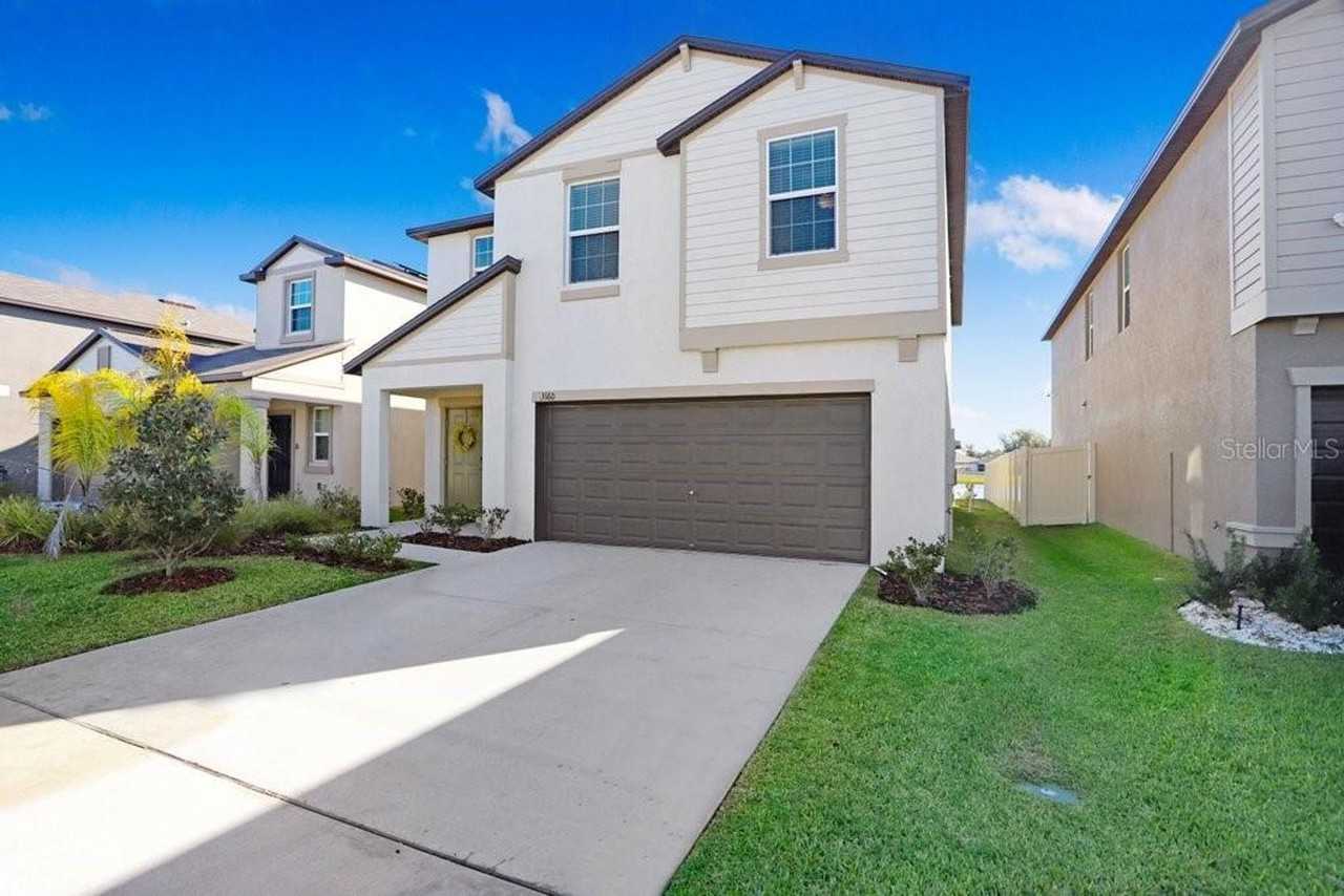 3160 Oyster Cove St - Photo 3 of 50