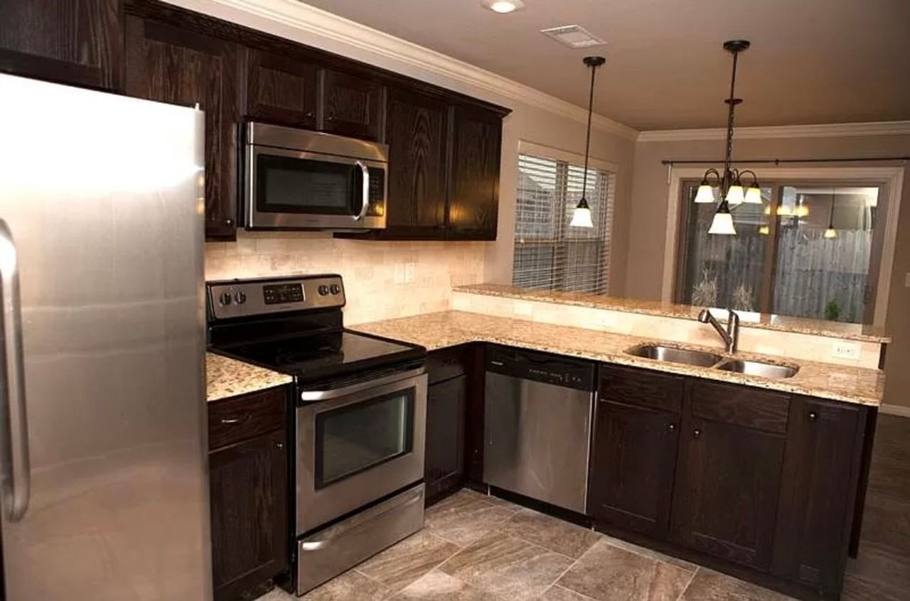 2662 N Arroyo Ave - Photo 3 of 15