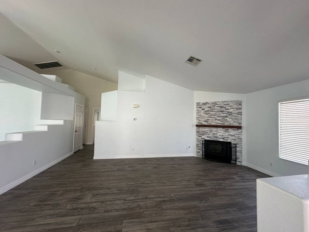 7216 Hawk Haven St - Photo 4 of 16