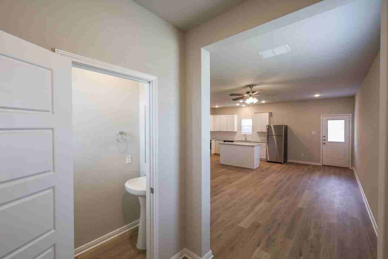 8343 Runner Ridge - Photo 2 of 23