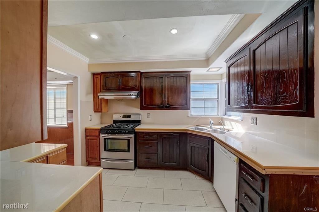 4483 Shasta Pl - Photo 3 of 11