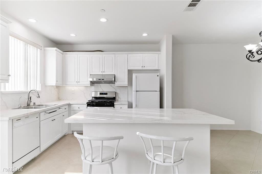 11020 Encanto Way - Photo 3 of 11