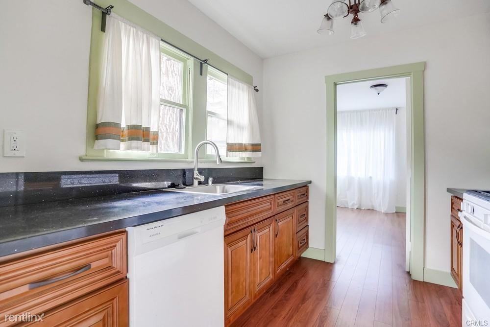 90 S Hermosa Ave - Photo 3 of 11