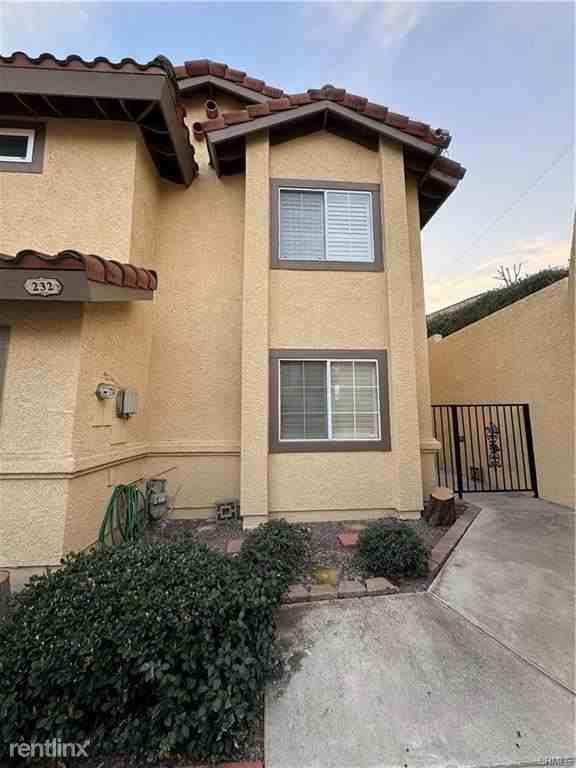 232 Brandywine Ct - Photo 2 of 3