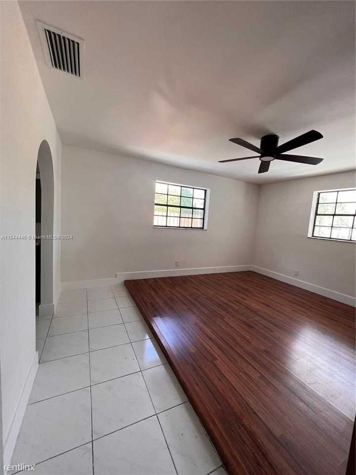 20620 Sw 117th Ave - Photo 2 of 10