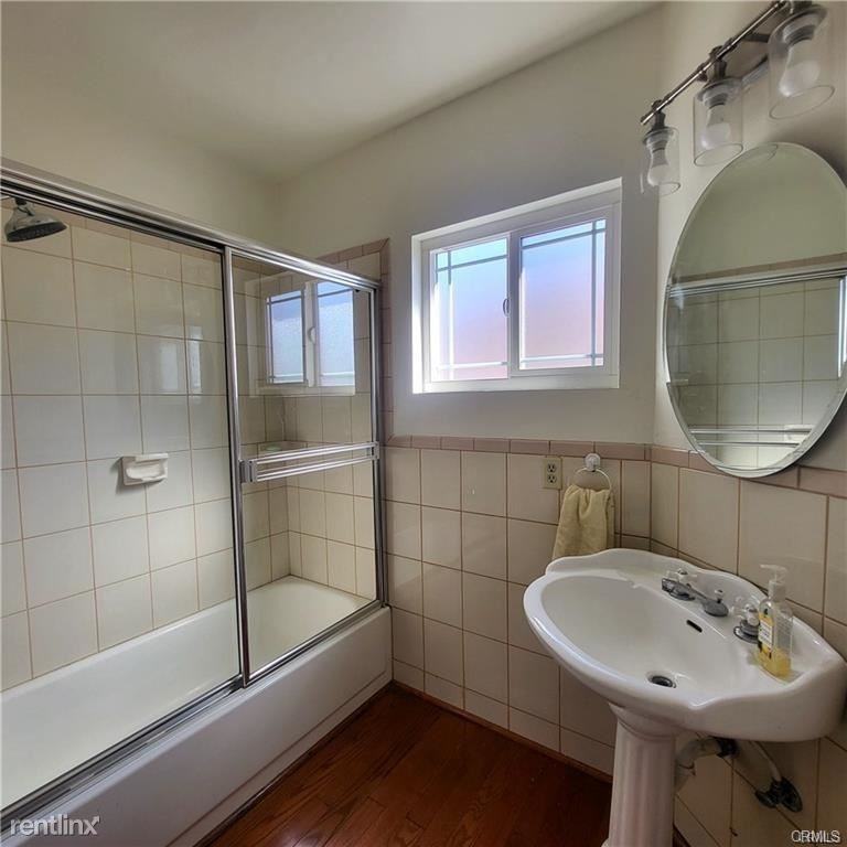 3126 Lexington Ave - Photo 2 of 11