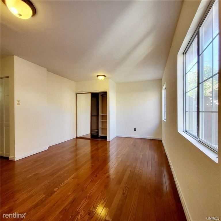 3126 Lexington Ave - Photo 3 of 11