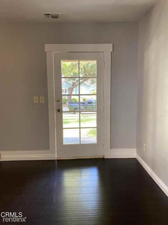 507 N Michigan Ave - Photo 3 of 11