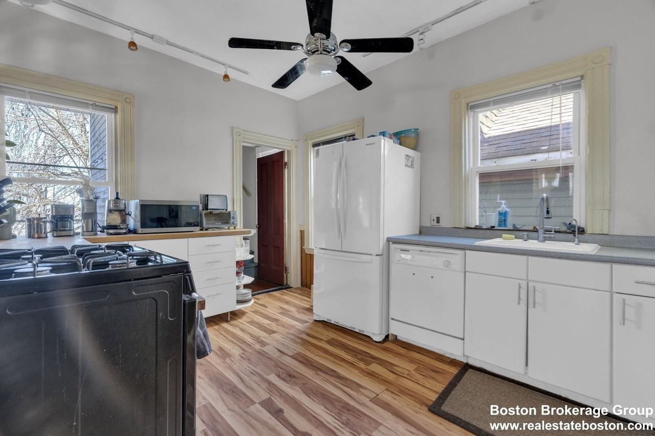 8 Sachem St #3 - Photo 3 of 21