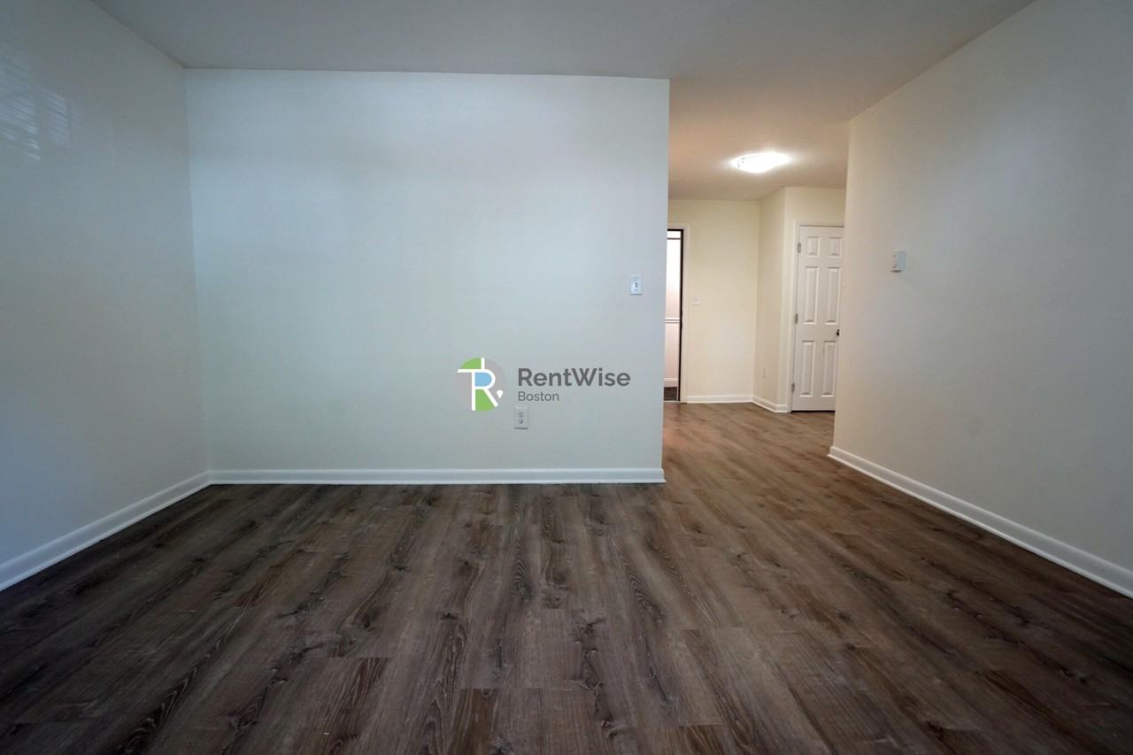 11 Embassy Rd #3 - Photo 5 of 15