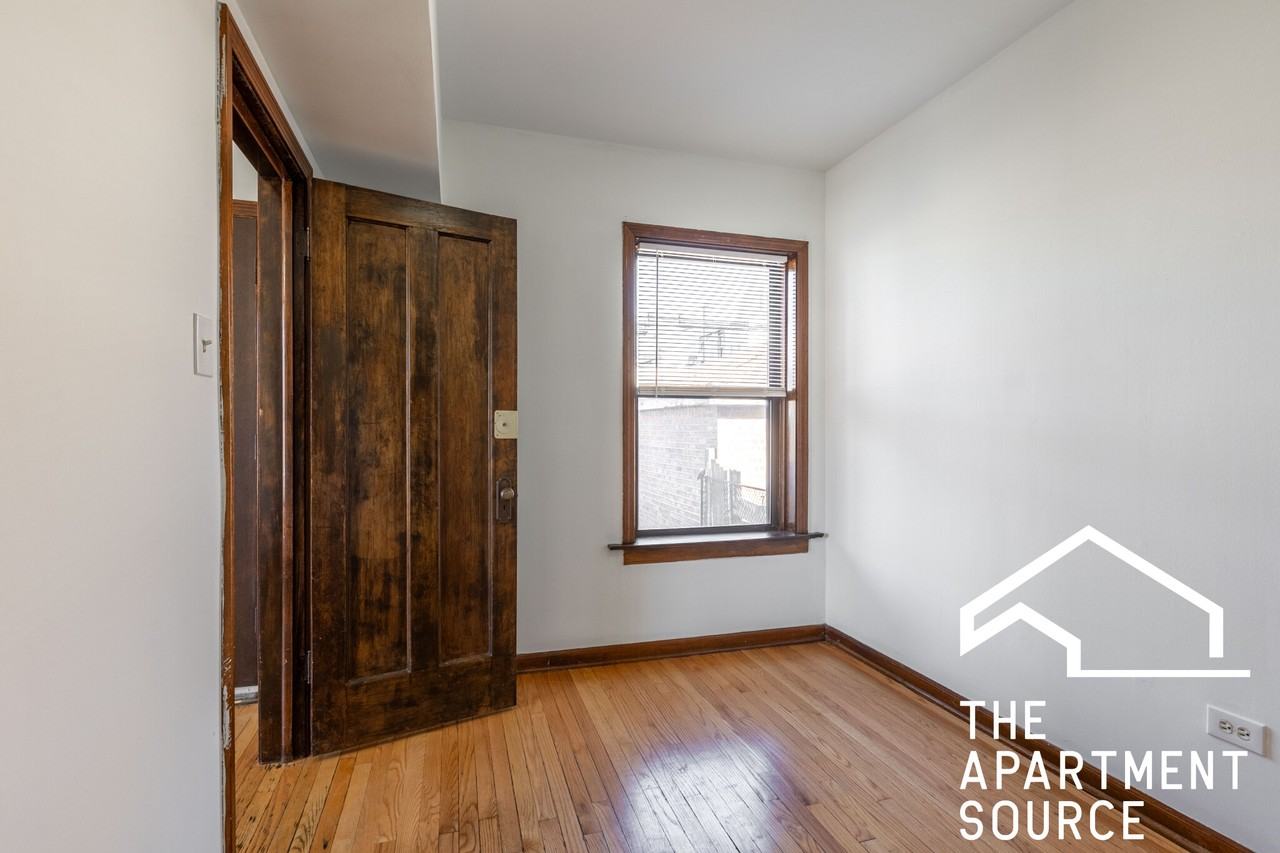4810 W Armitage Ave #1R - Photo 6 of 11