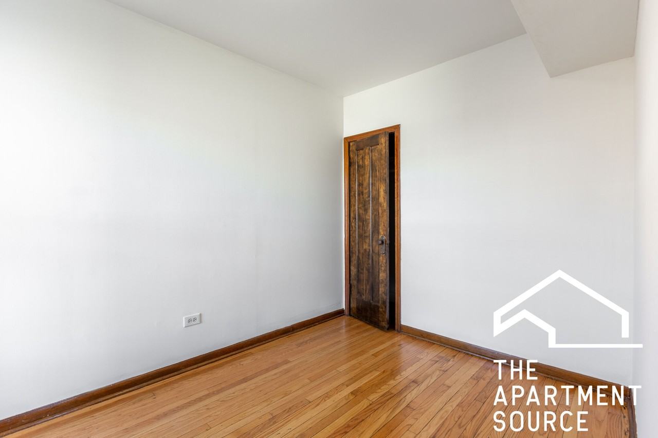 4810 W Armitage Ave #1R - Photo 7 of 11