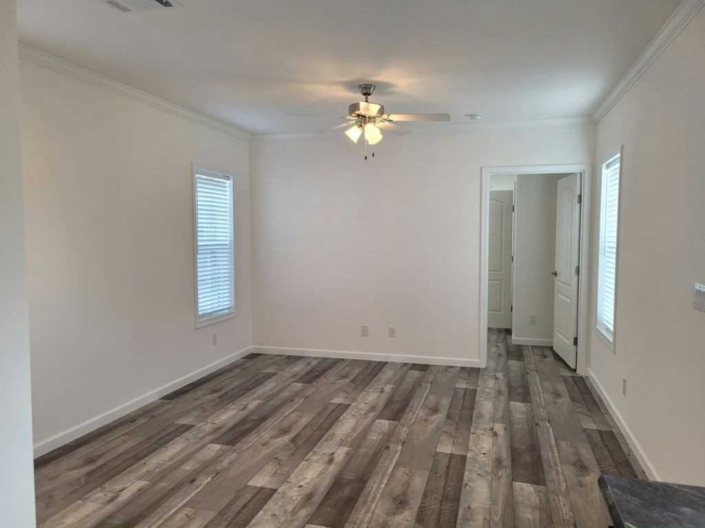 5552 Annette St - Photo 5 of 26