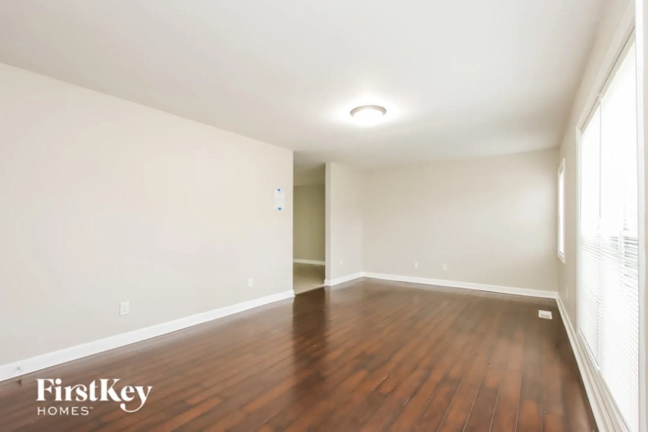 823 Dartmouth Ave - Photo 2 of 8