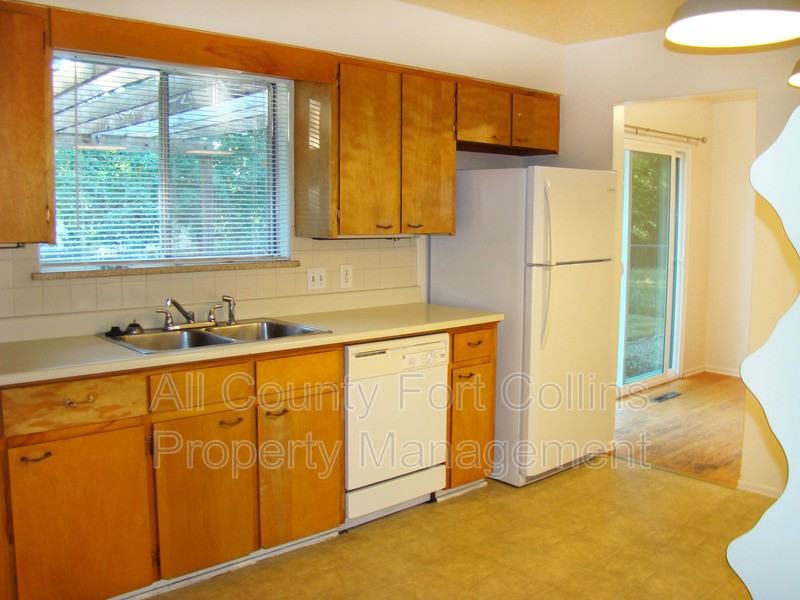 1504 Brentwood Dr - Photo 5 of 22