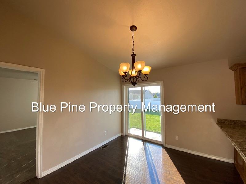 2915 Sunlight Dr - Photo 6 of 20