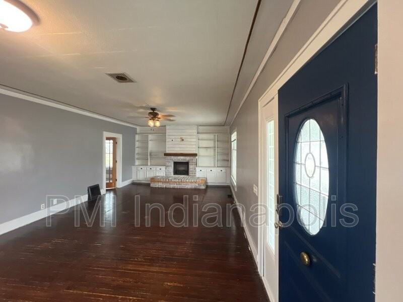 6337 N Main St - Photo 2 of 31