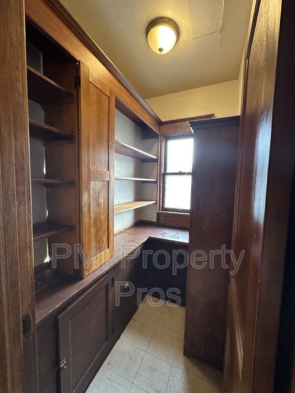 2566 N 41st St - Photo 4 of 8