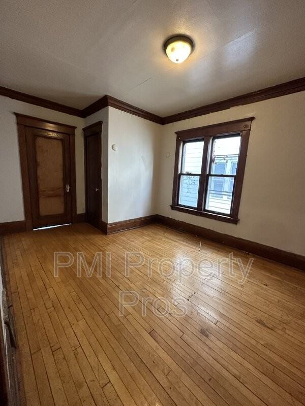 2566 N 41st St - Photo 7 of 8
