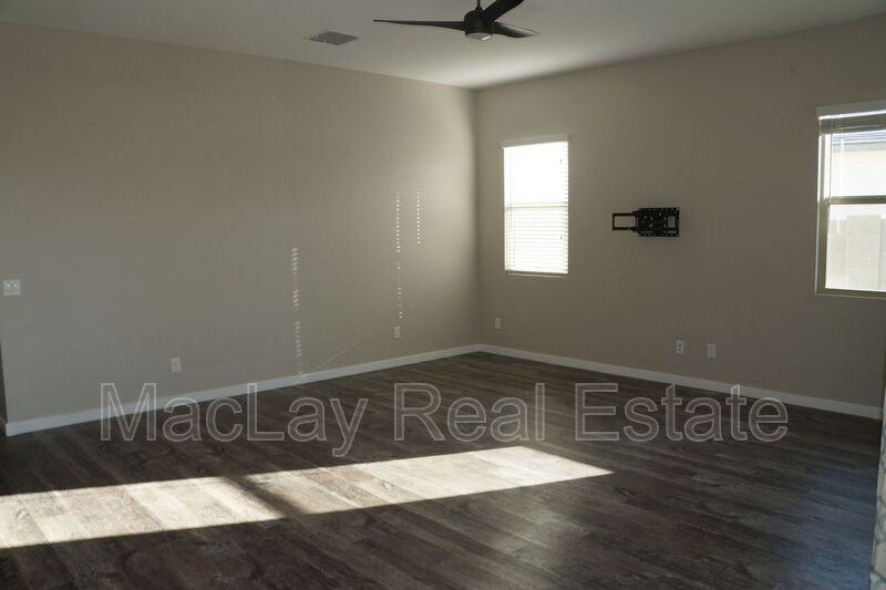 1193 E Nolan Pl - Photo 3 of 11