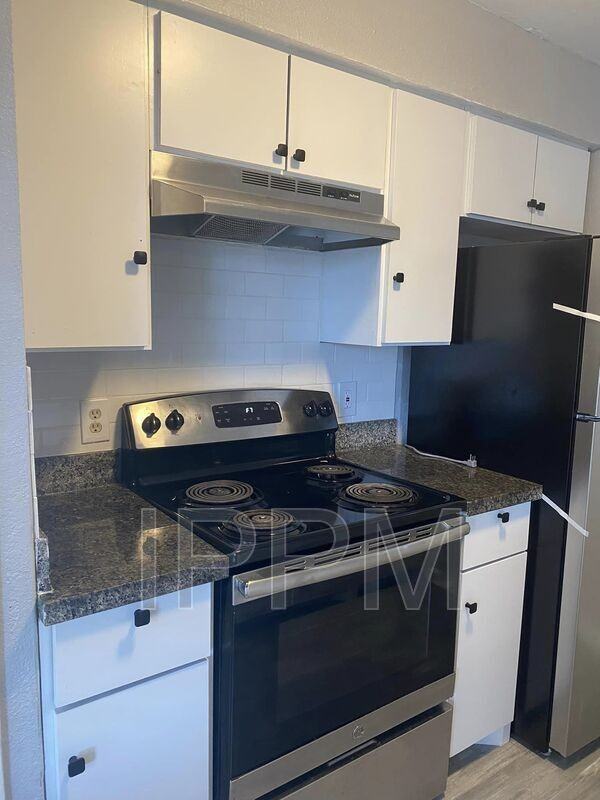 910 E Adams Ave #7 - Photo 2 of 8