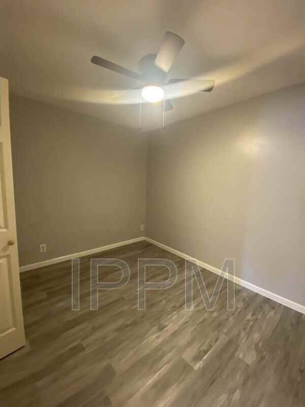 910 E Adams Ave #7 - Photo 5 of 8