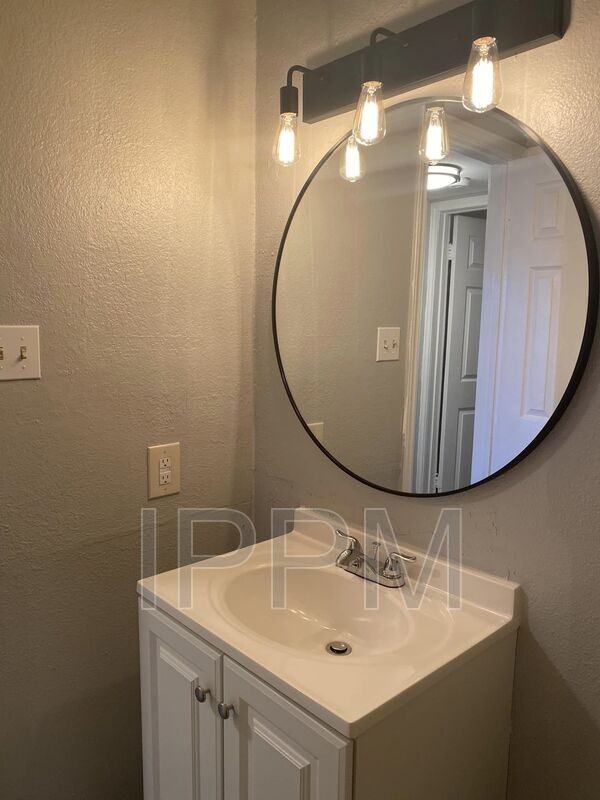 910 E Adams Ave #7 - Photo 7 of 8