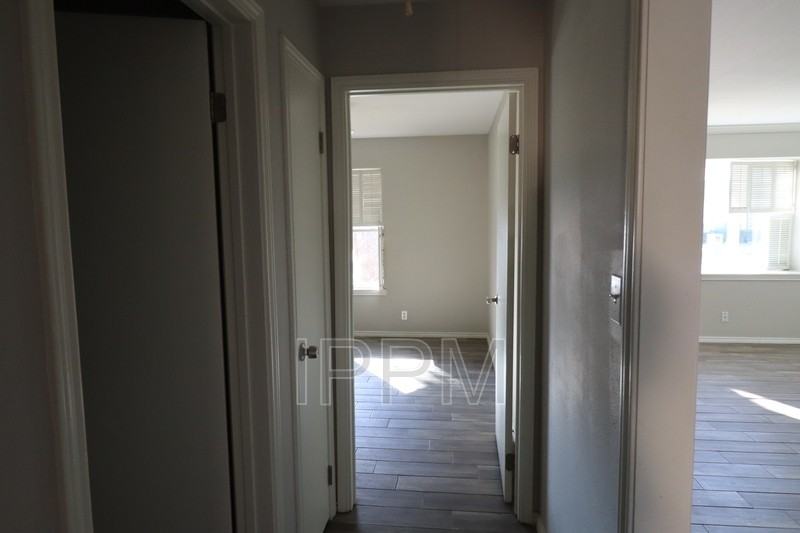 1716 Palm Valley Dr W - Photo 5 of 20