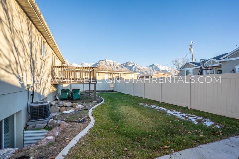 698 Es #B - Photo 3 of 22