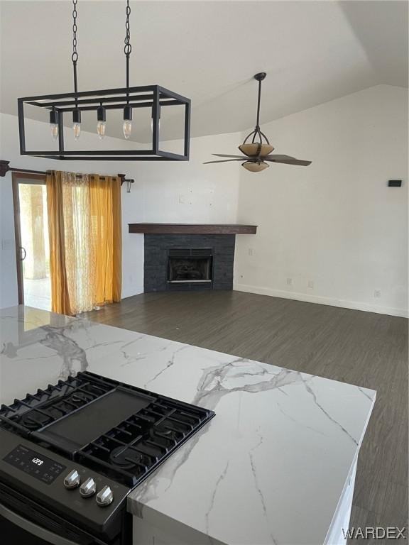 2073 Delaware Dr - Photo 3 of 23