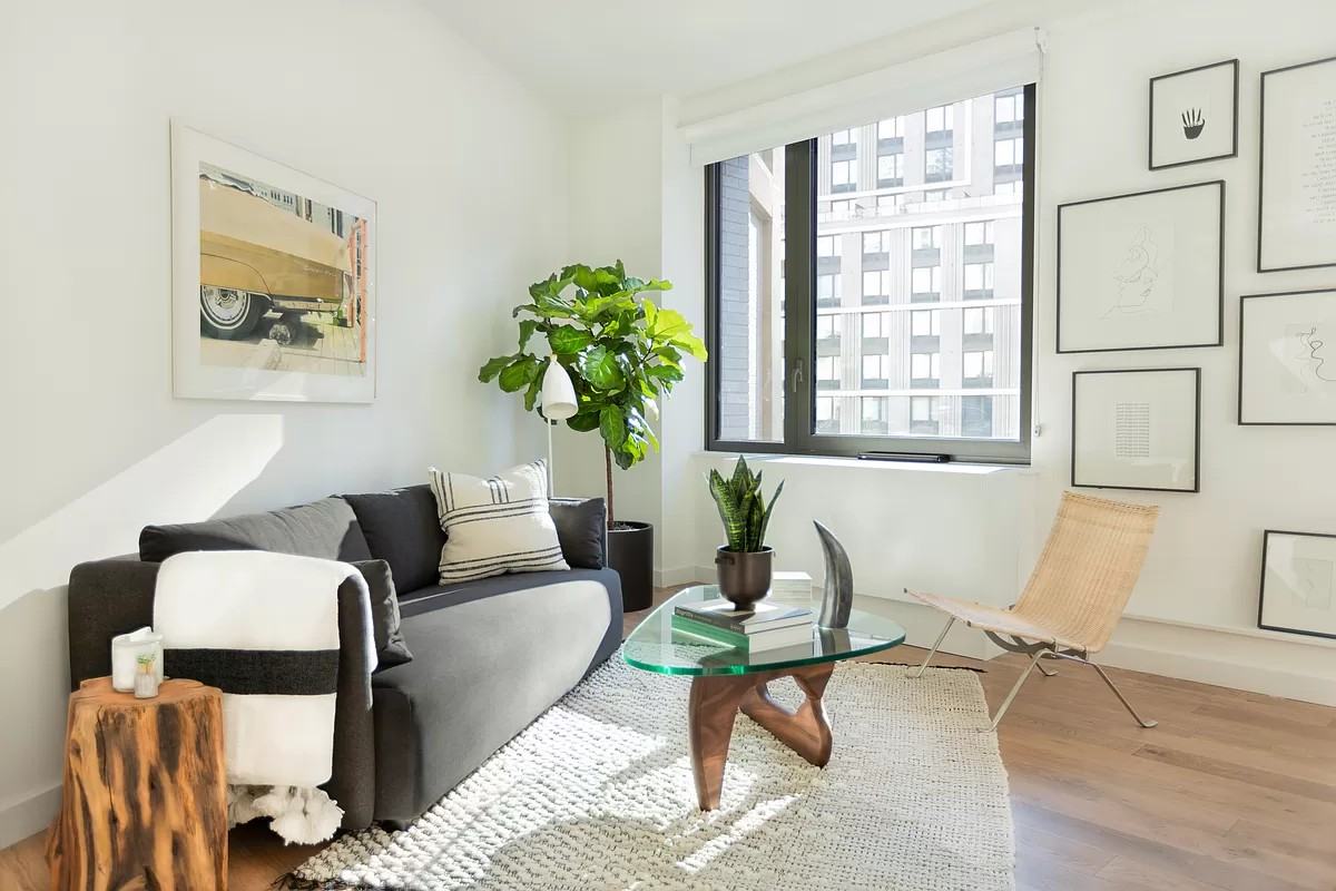 W 35th St 1P, New York, NY 10001 Studio Apartment for Rent PadMapper