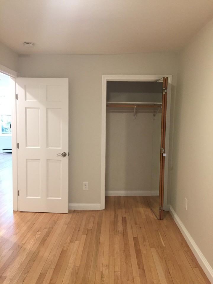 33 Hanson St #2 - Photo 4 of 9