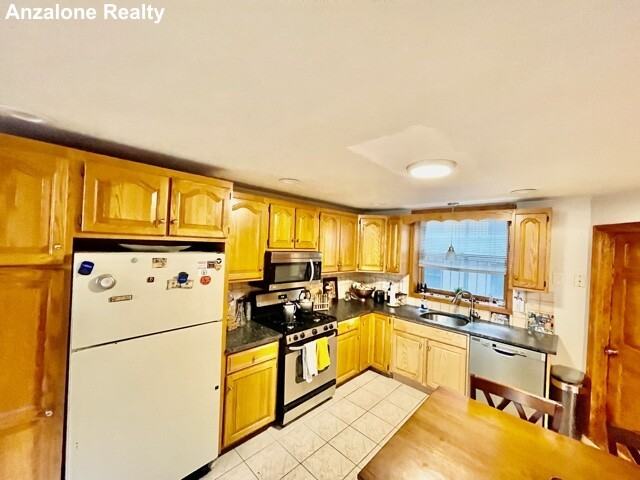 170 Endicott St #1 - Photo 7 of 15