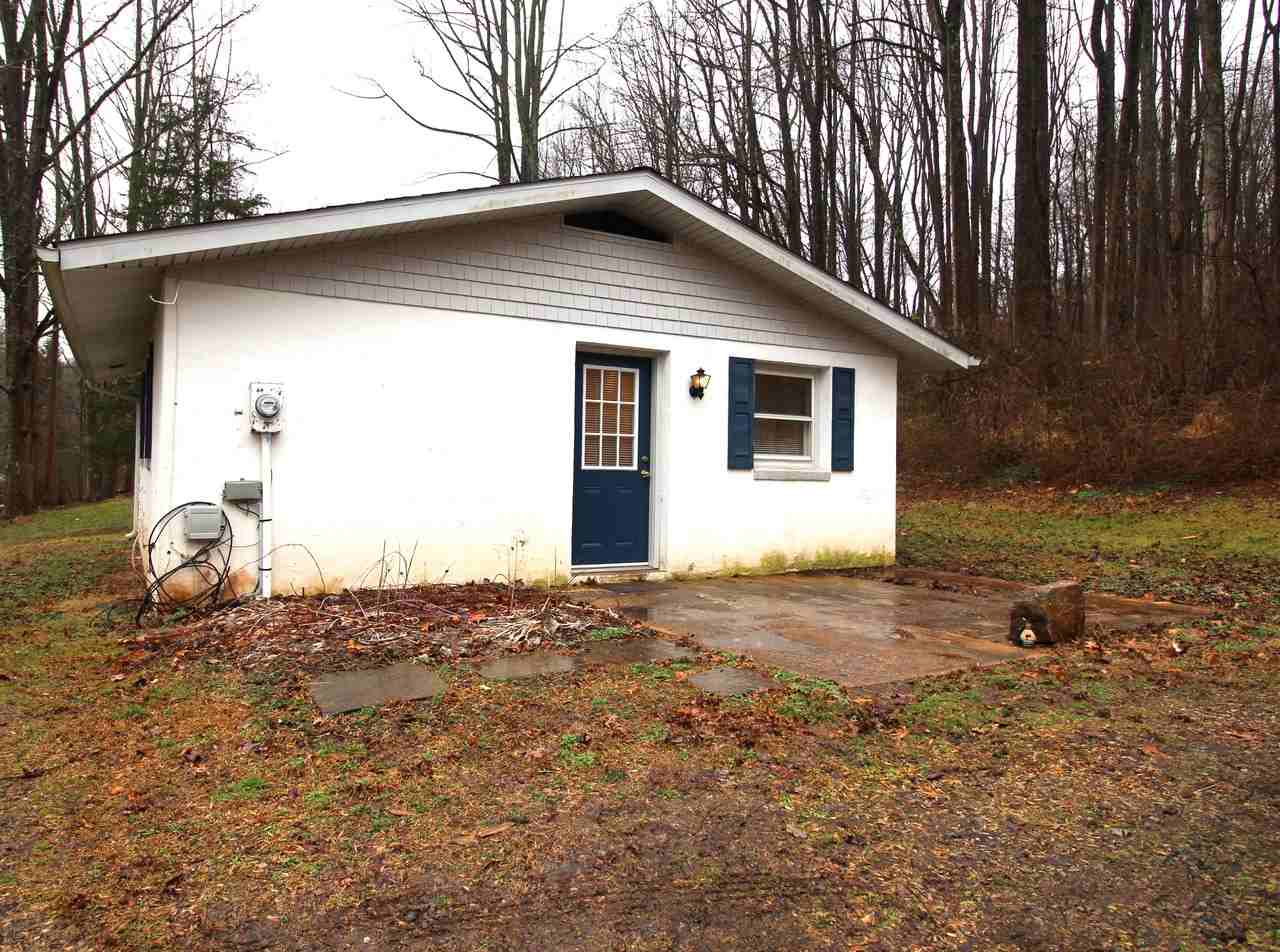 1272 Park Rd - Photo 2 of 8