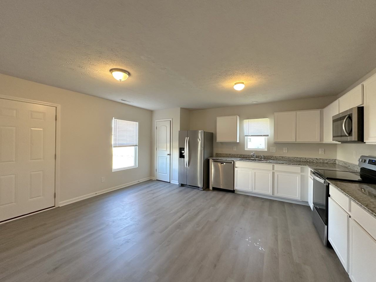 1216 N D St - Photo 3 of 22