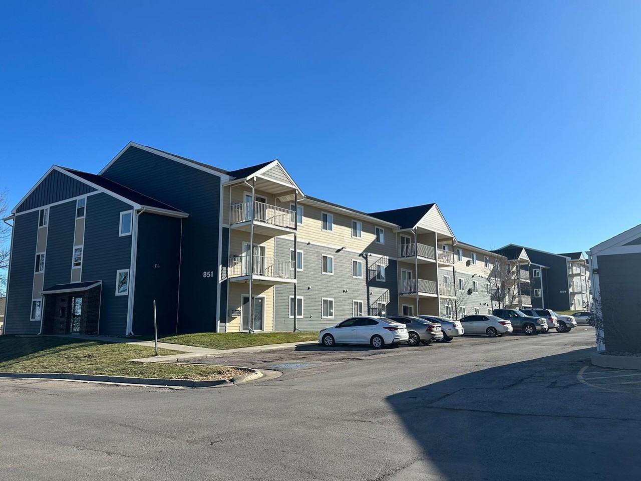 Southern Cross Apartments - Photo 4 of 33