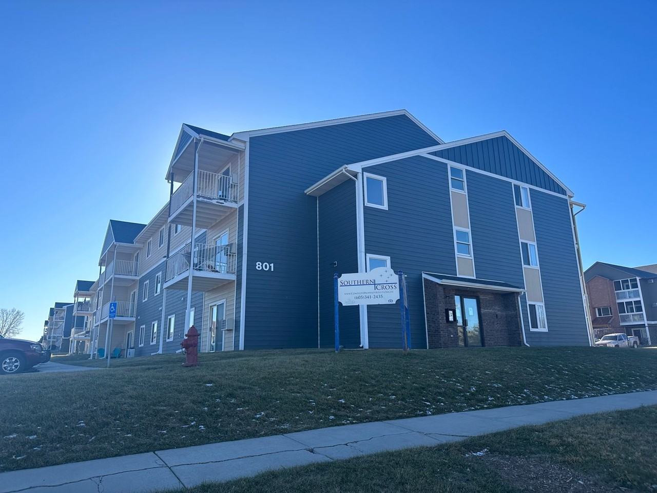 Southern Cross Apartments - Photo 5 of 25