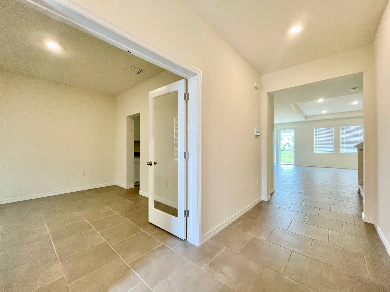 5520 Hollingworth Trl - Photo 3 of 50