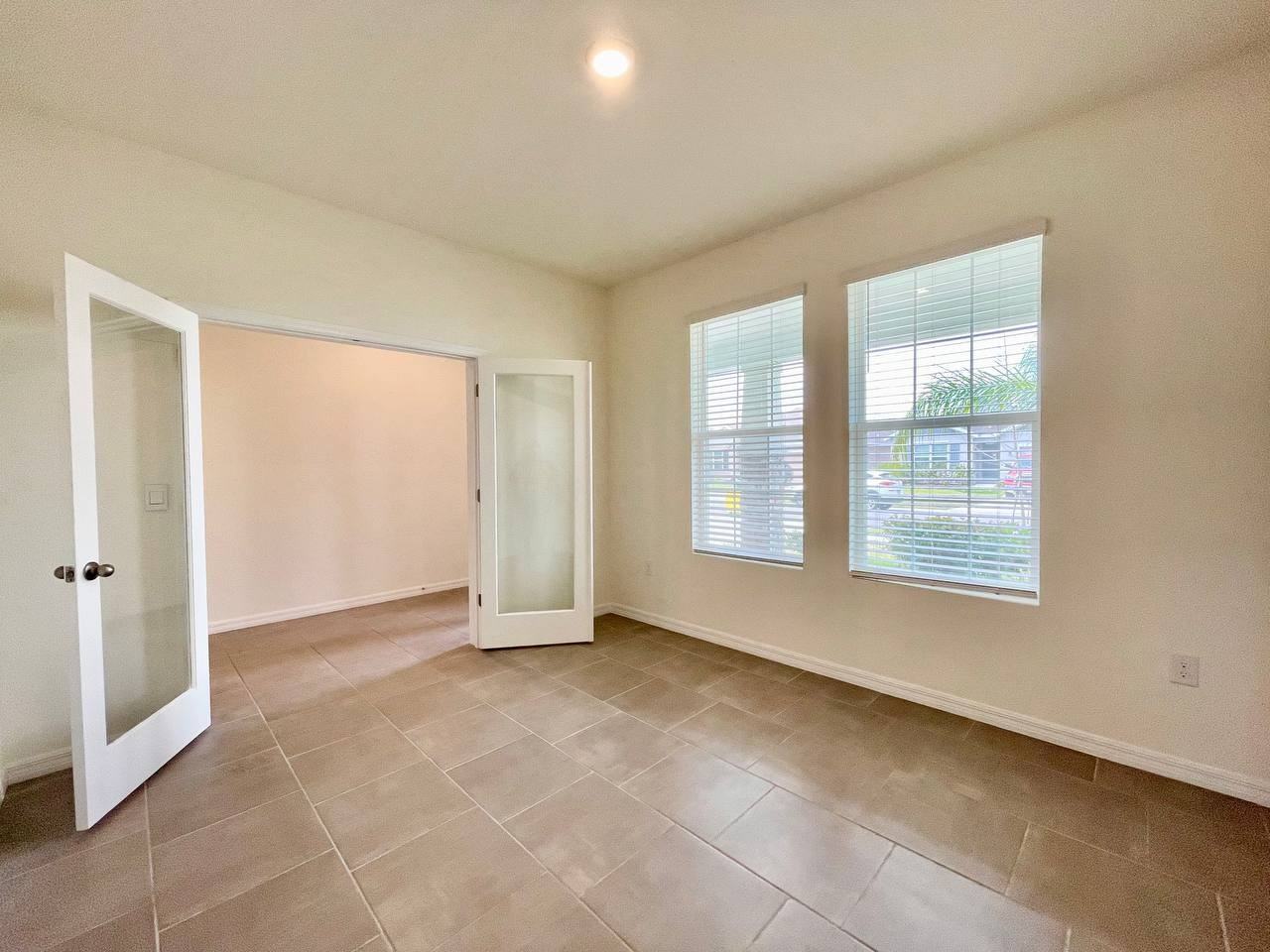 5520 Hollingworth Trl - Photo 5 of 50