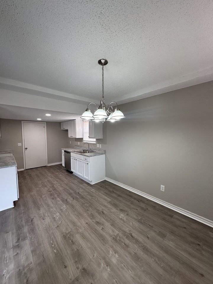 4700 Clendon Way - Photo 4 of 10