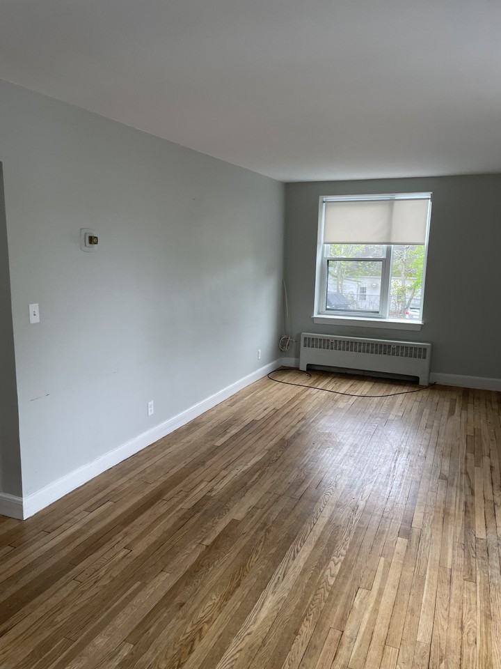 346 Union St - Photo 3 of 6