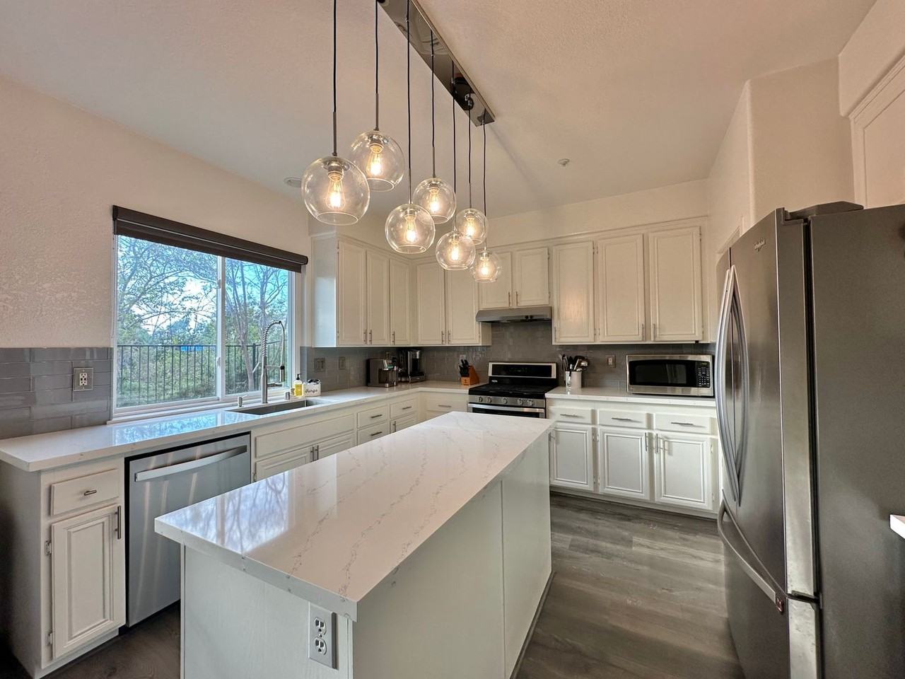 861 Pohl Pl - Photo 2 of 16