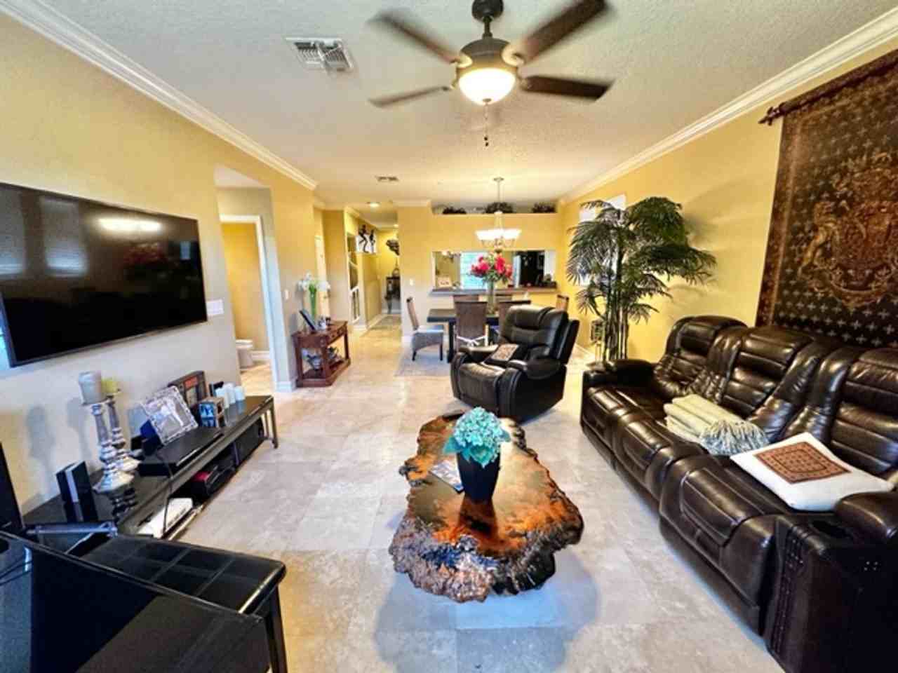 4232 Messina Dr - Photo 5 of 25