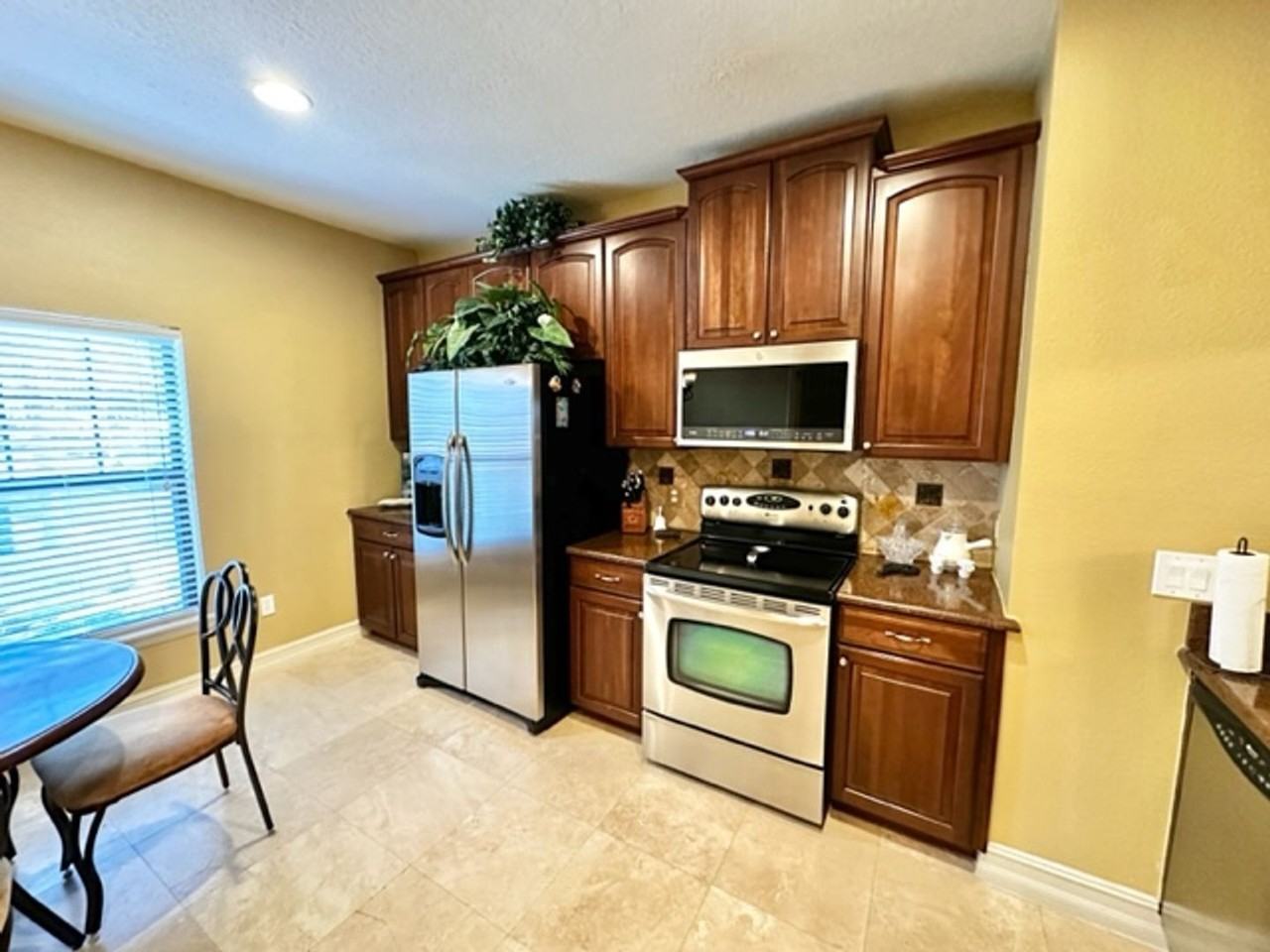 4232 Messina Dr - Photo 6 of 25