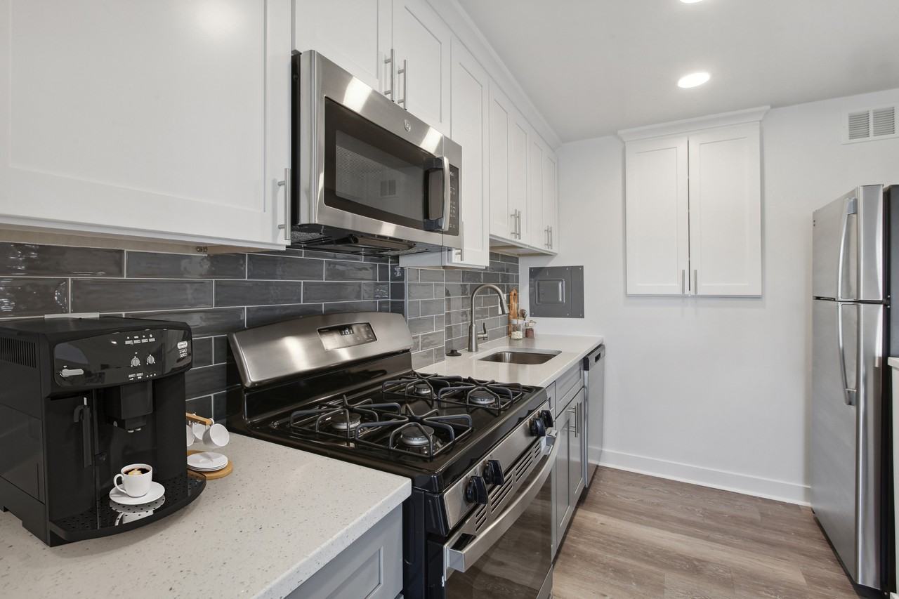 Ruxton Towers Apartments - Photo 7 of 40