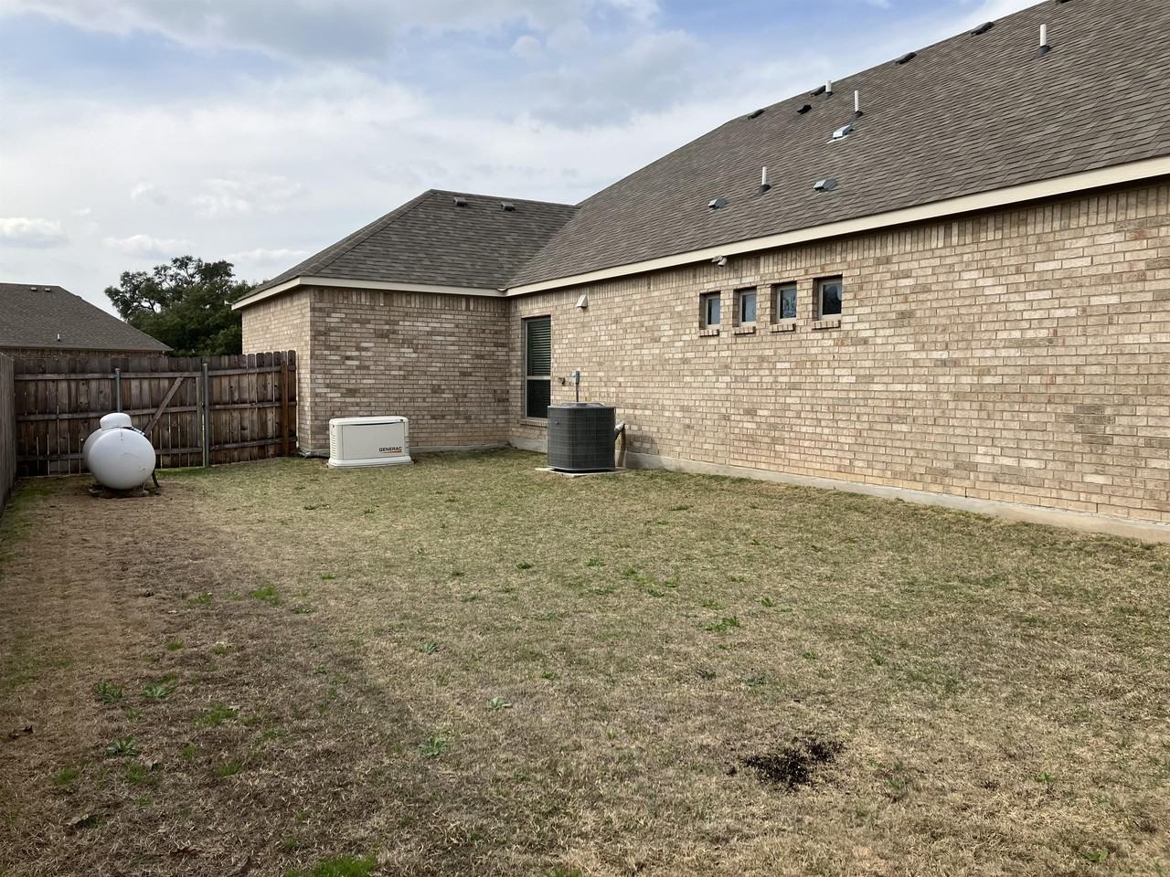 407 Raven Dr #1 - Photo 5 of 18
