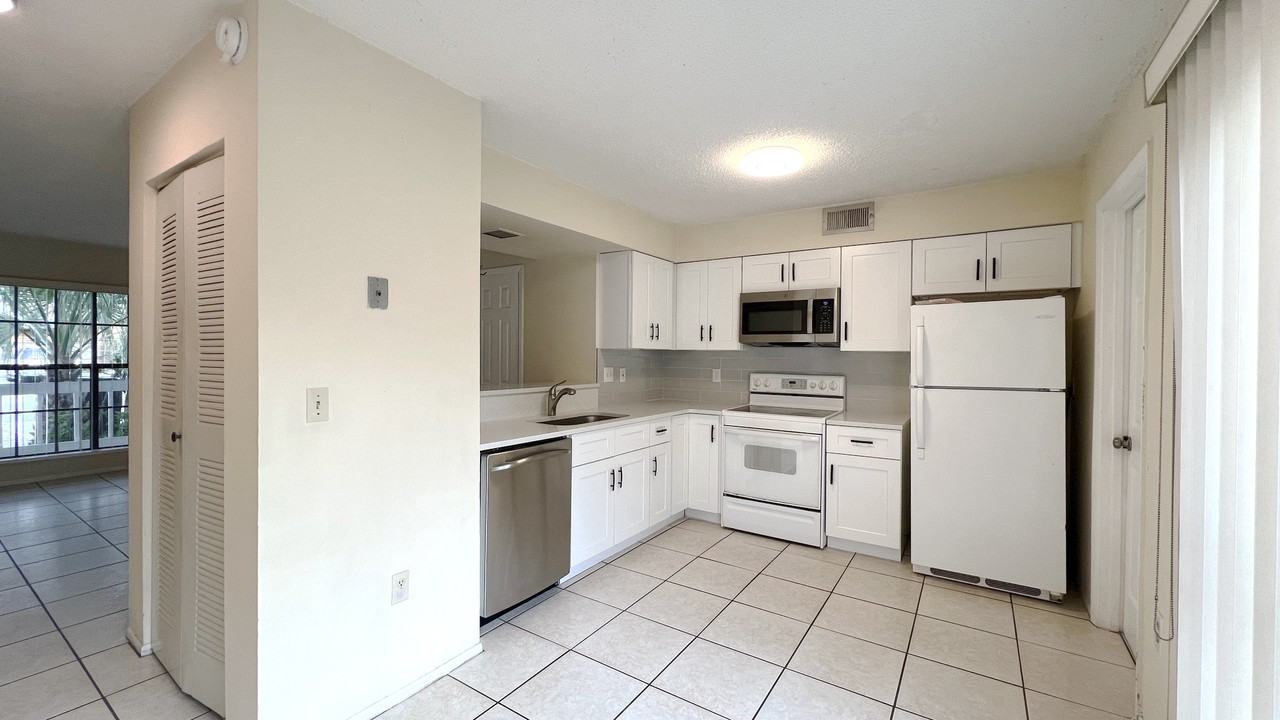 2714 Tally Ho Ave #2714 - Photo 5 of 15
