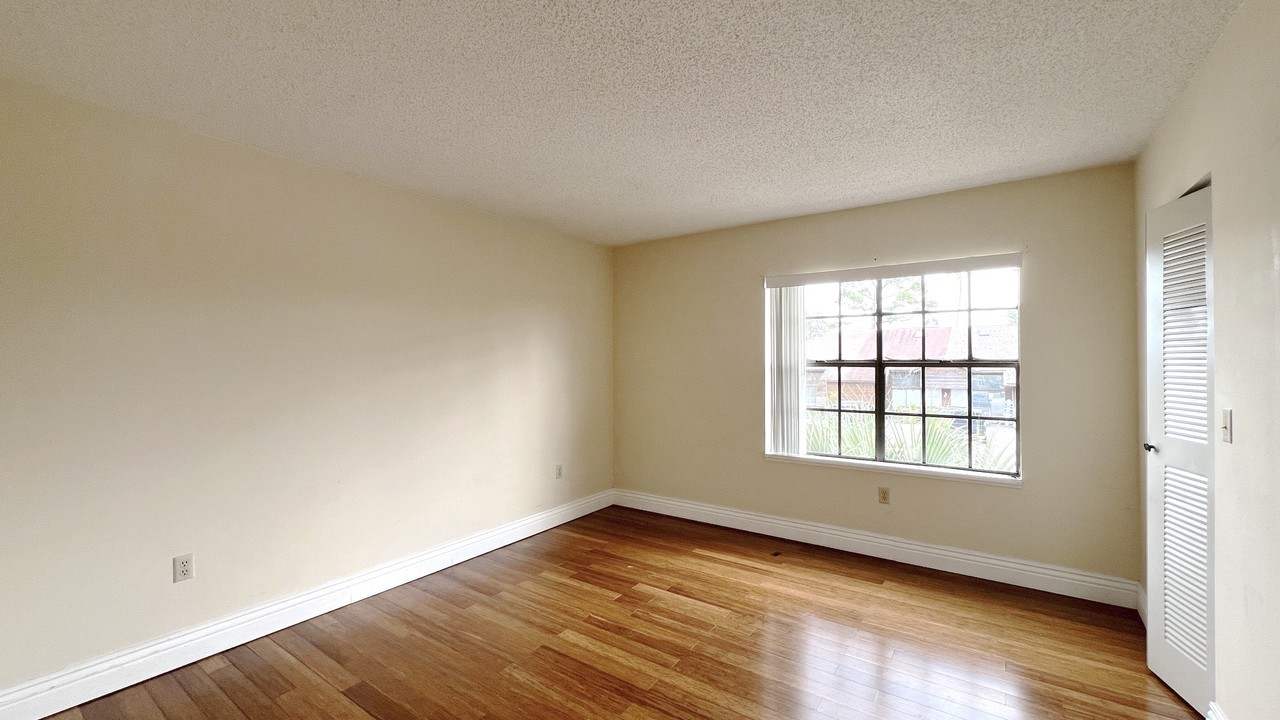 2714 Tally Ho Ave #2714 - Photo 7 of 15